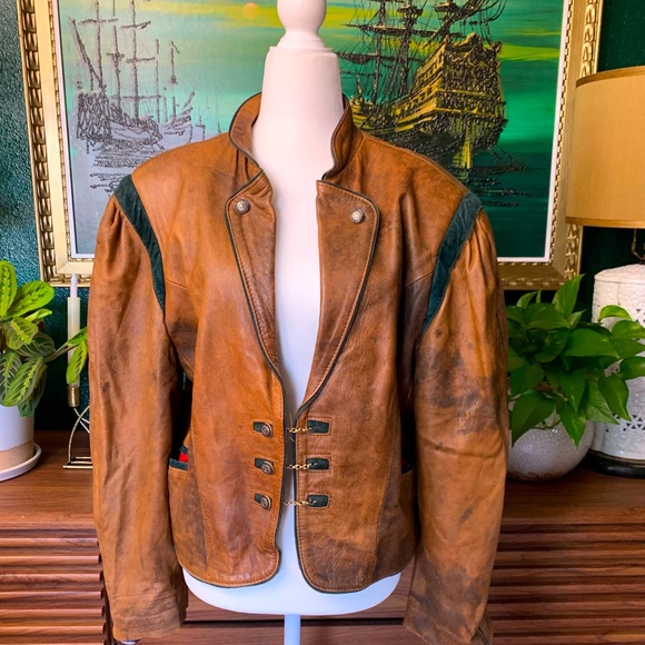 Vintage Jackets & Blazers - VTG Vera Pelle leather jacket with chain closure